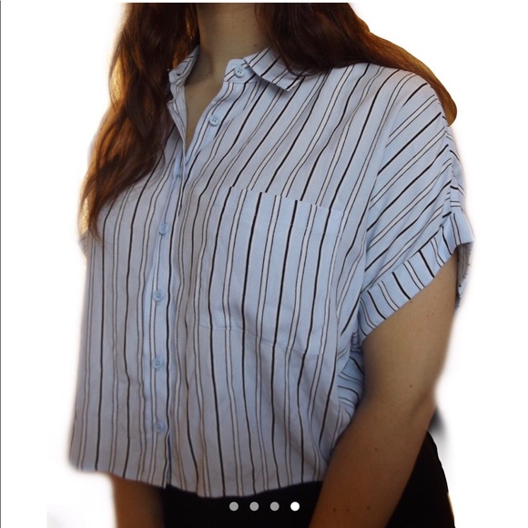 Forever 21 light blue stripped button down - Picture 4 of 4